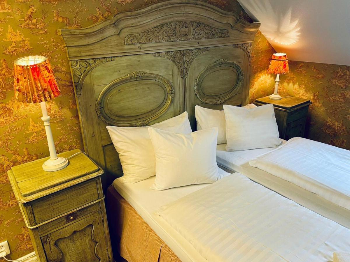 Apertins Hotell Kil Bagian luar foto